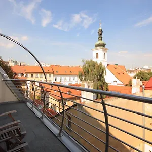 https://residence-la-familia.praguehotelsweb.com